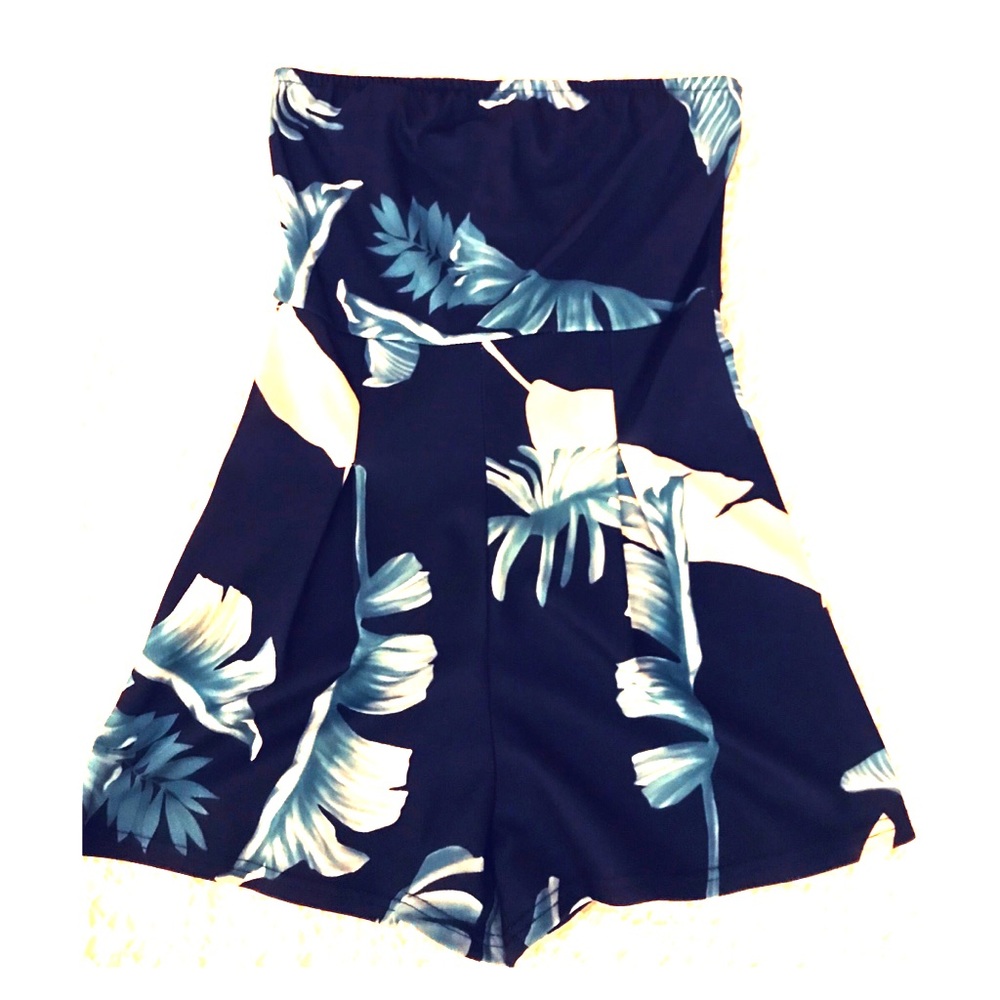 Palm Tree Print Sleeveless Romper — Small